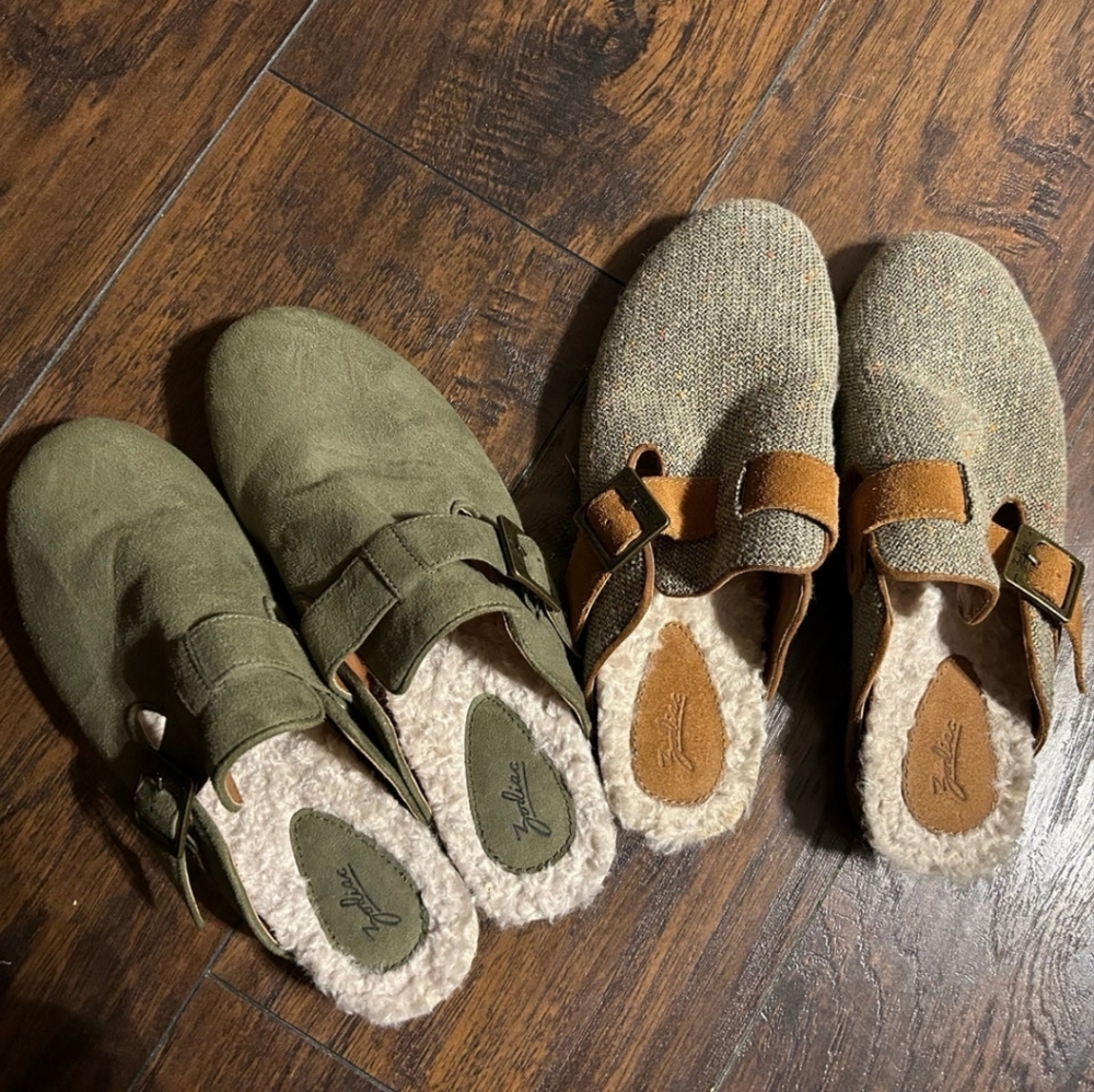 Zodiac clogs size 9- set of 2